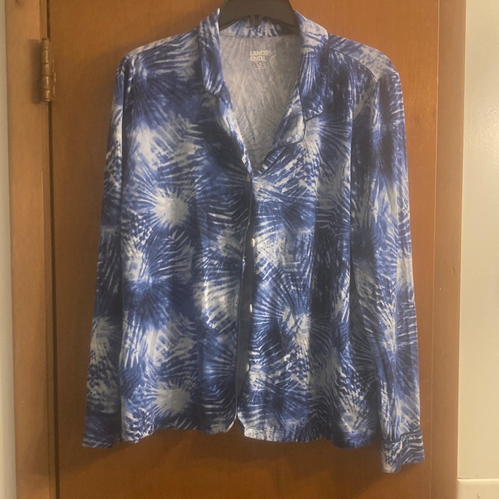 Lands' End Blue and White Patterned pajama set - Picture 2 of 9